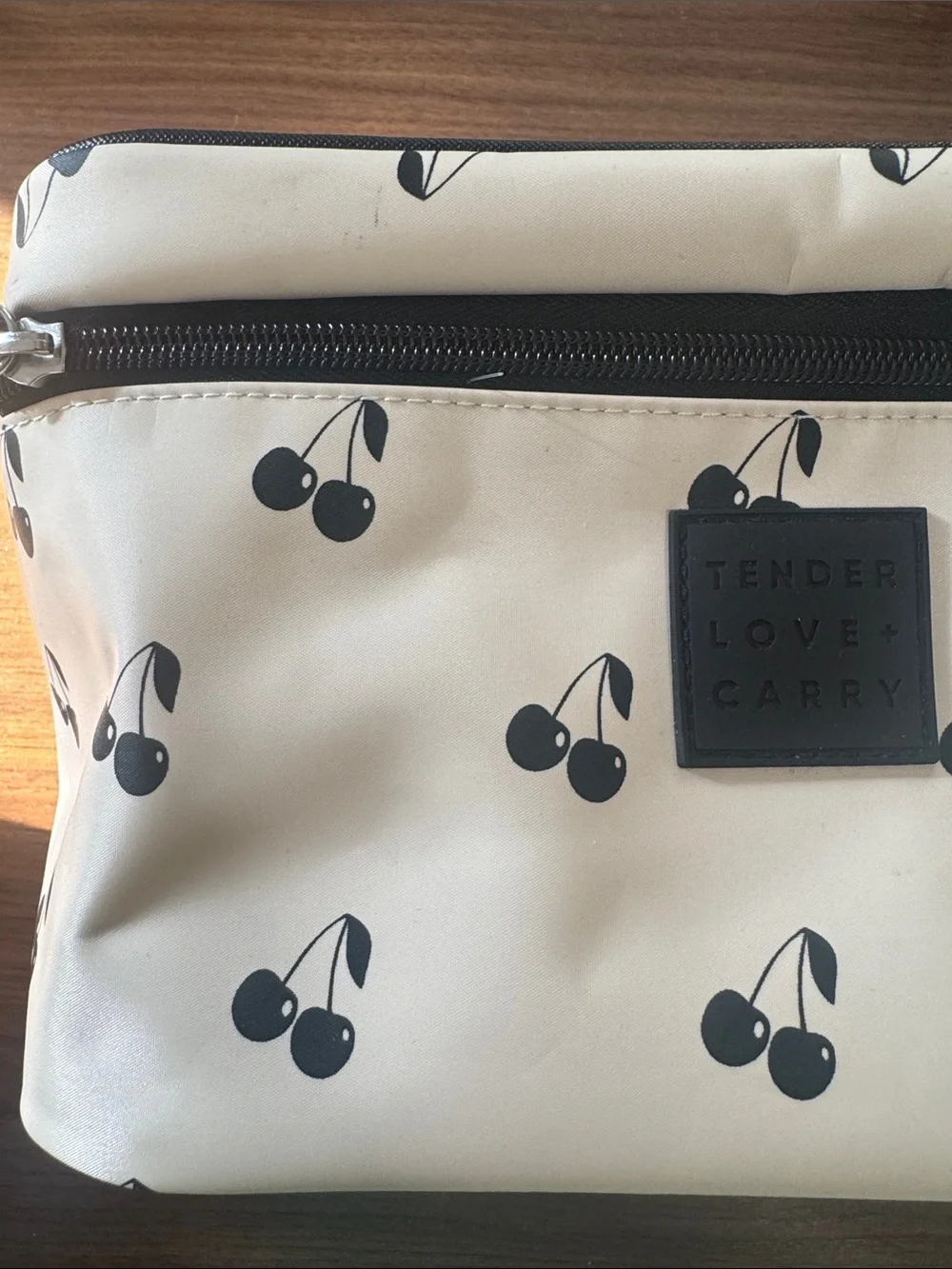 Tender love carry cosmetics case